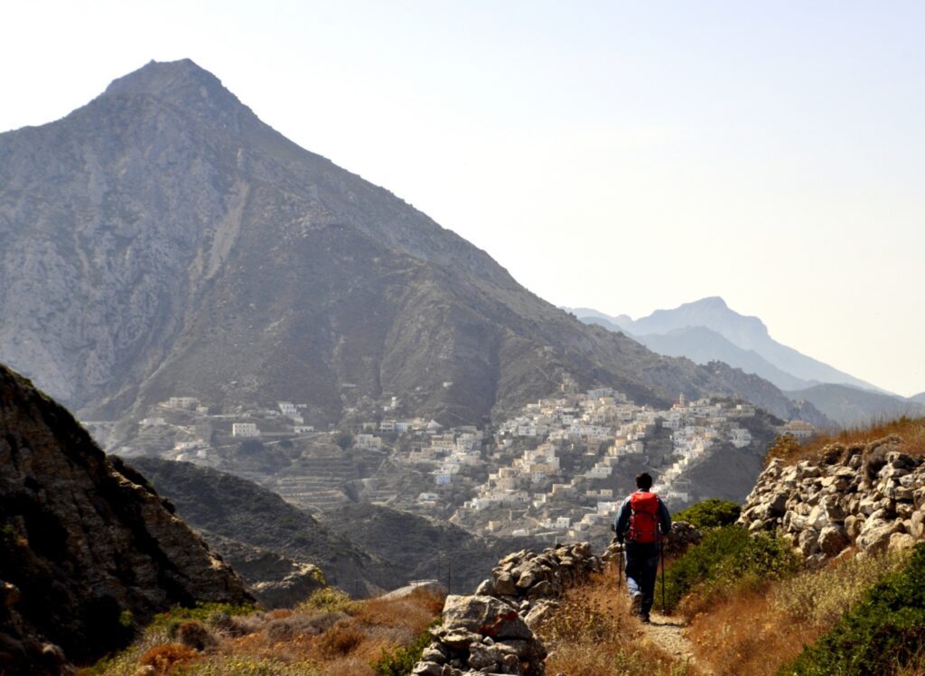 Πεζοπόρος της Ελληνικής Ομοσπονδίας Πεζοπορίας στην Κάρπαθο